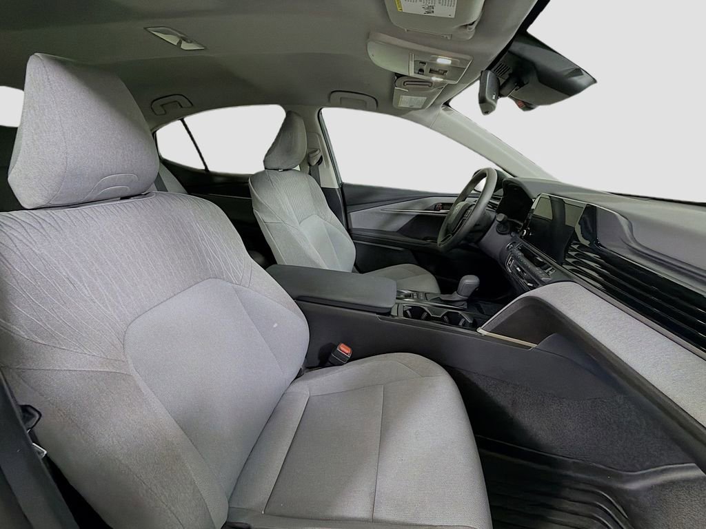 Used 2025 Toyota Camry LE FWD image 30