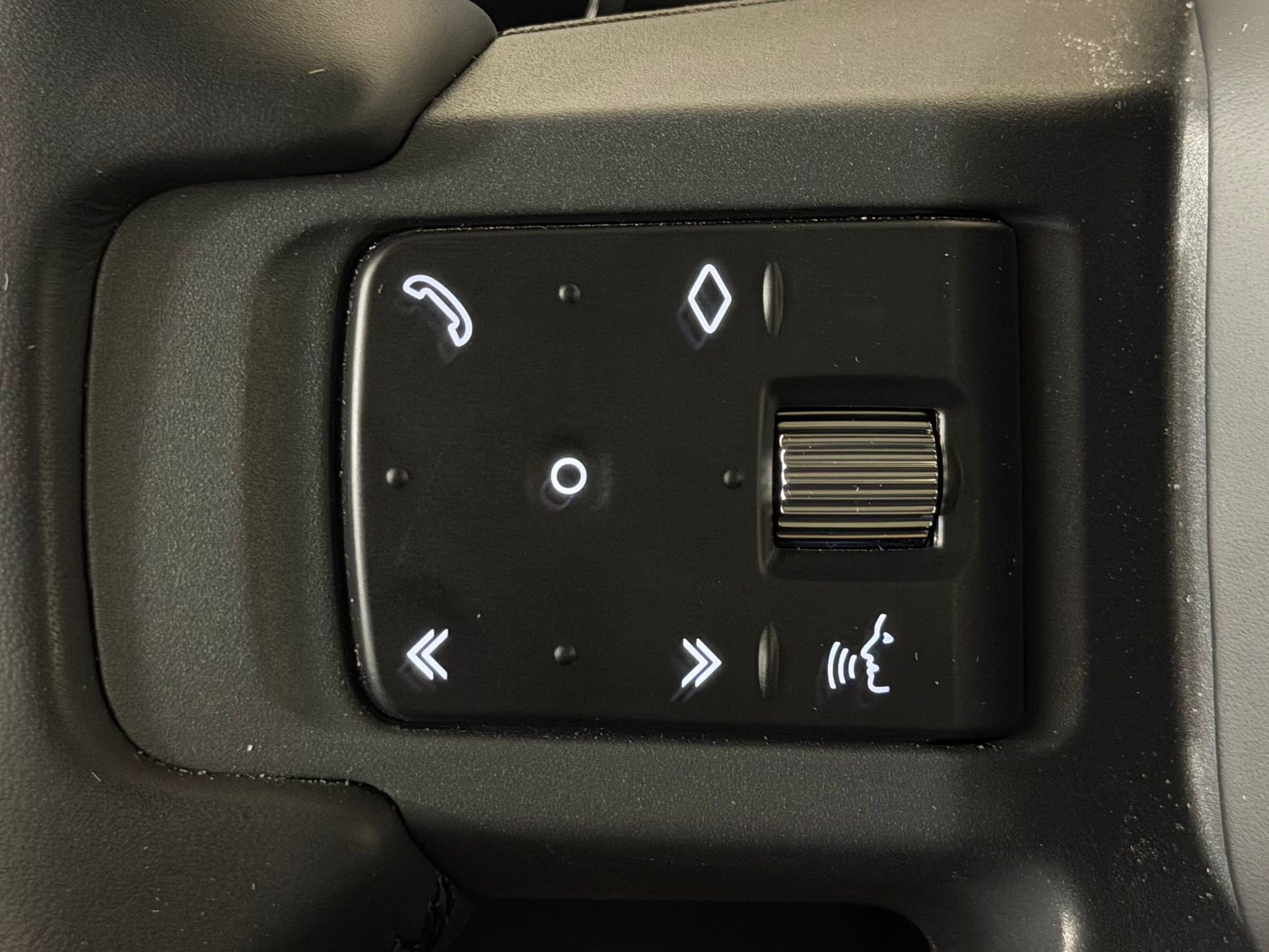 Used 2023 Land Rover Defender 90 X AWD/4WD image 15