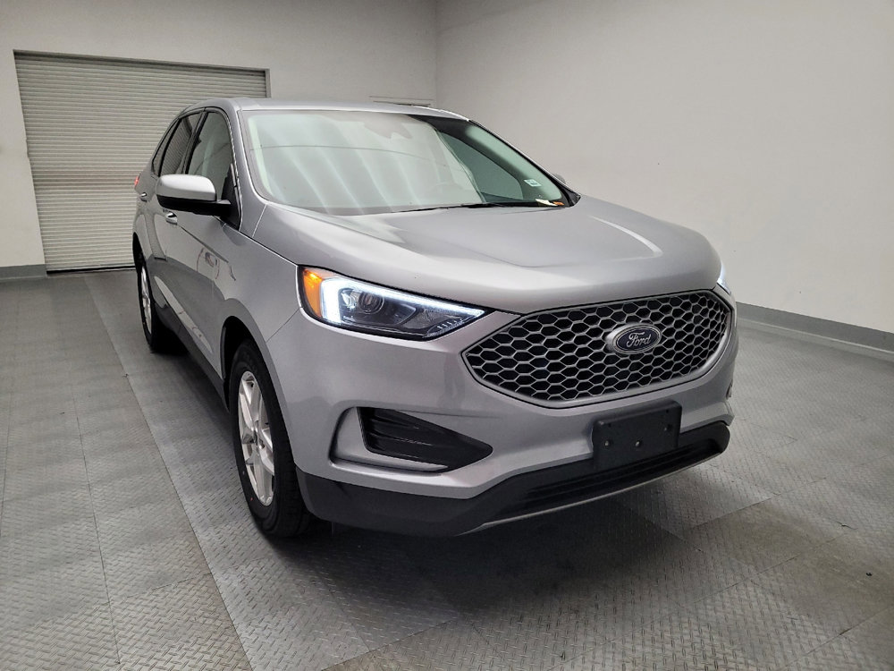 Used 2023 Ford Edge SEL image 14