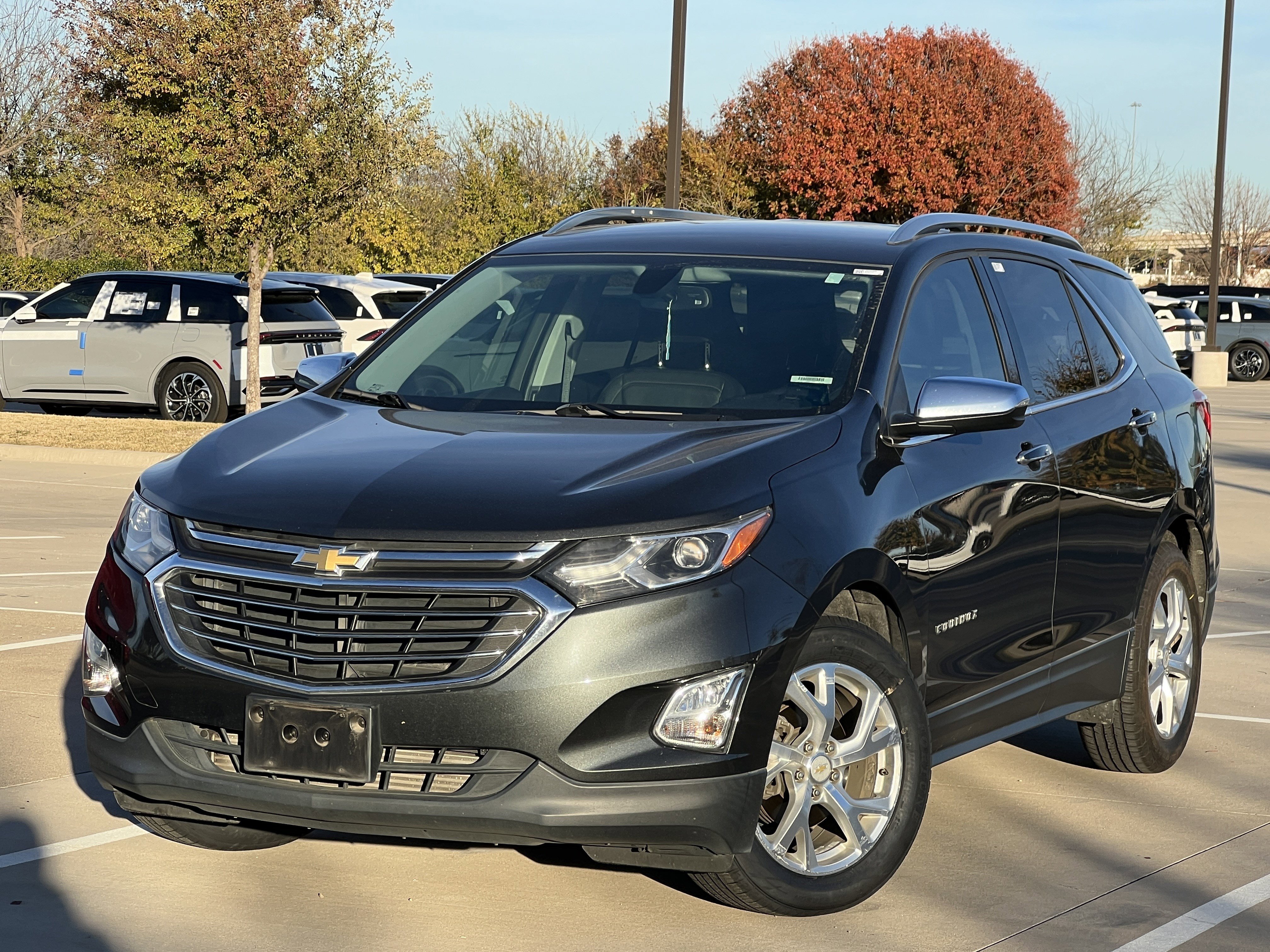 Used 2018 Chevrolet Equinox Premier image 2