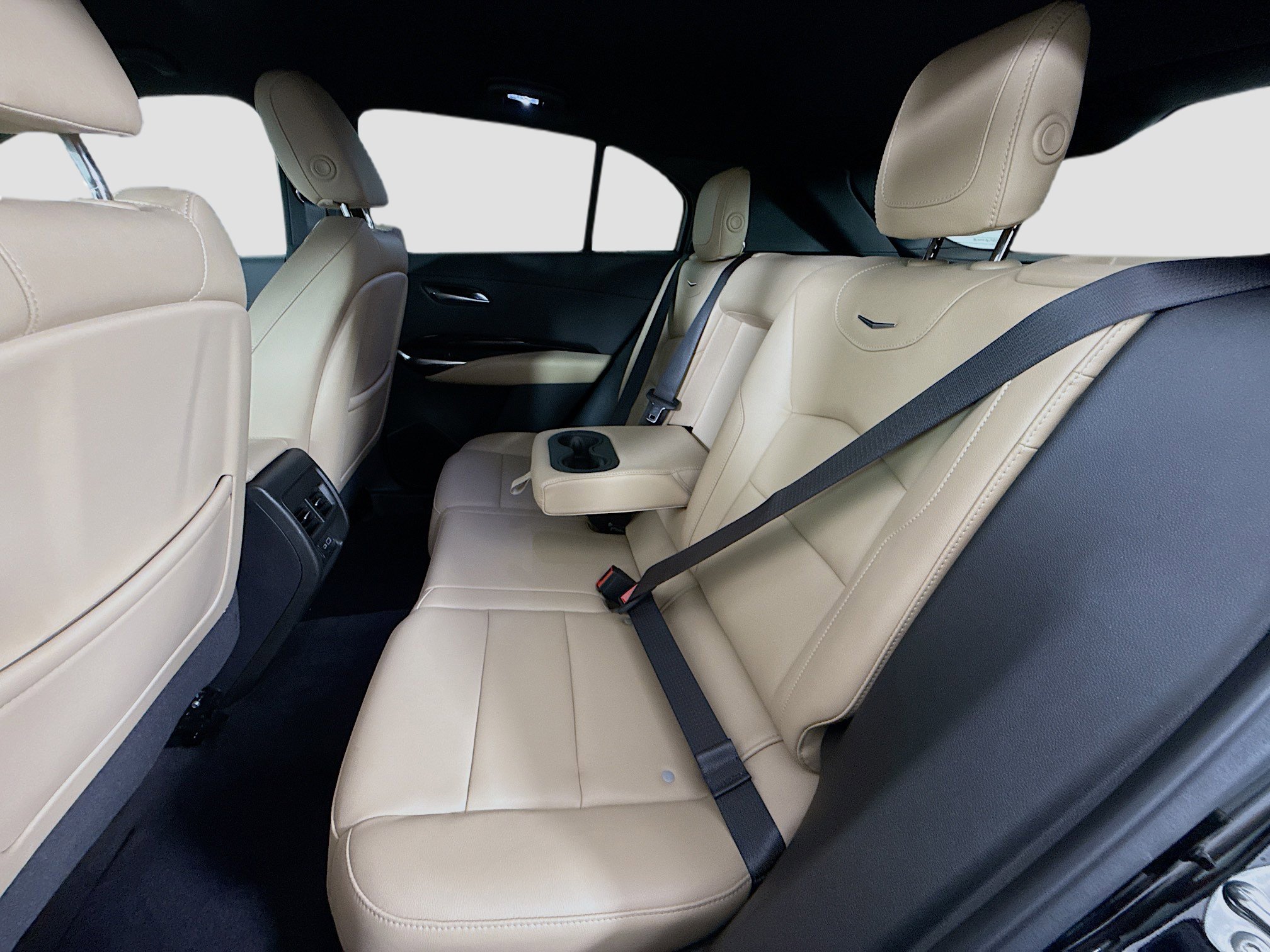 Used 2024 Cadillac XT4 Luxury w/ Cold Weather Package image 25