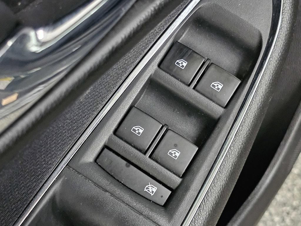 Used 2018 Chevrolet Cruze LT w/ LT Convenience Package FWD image 23