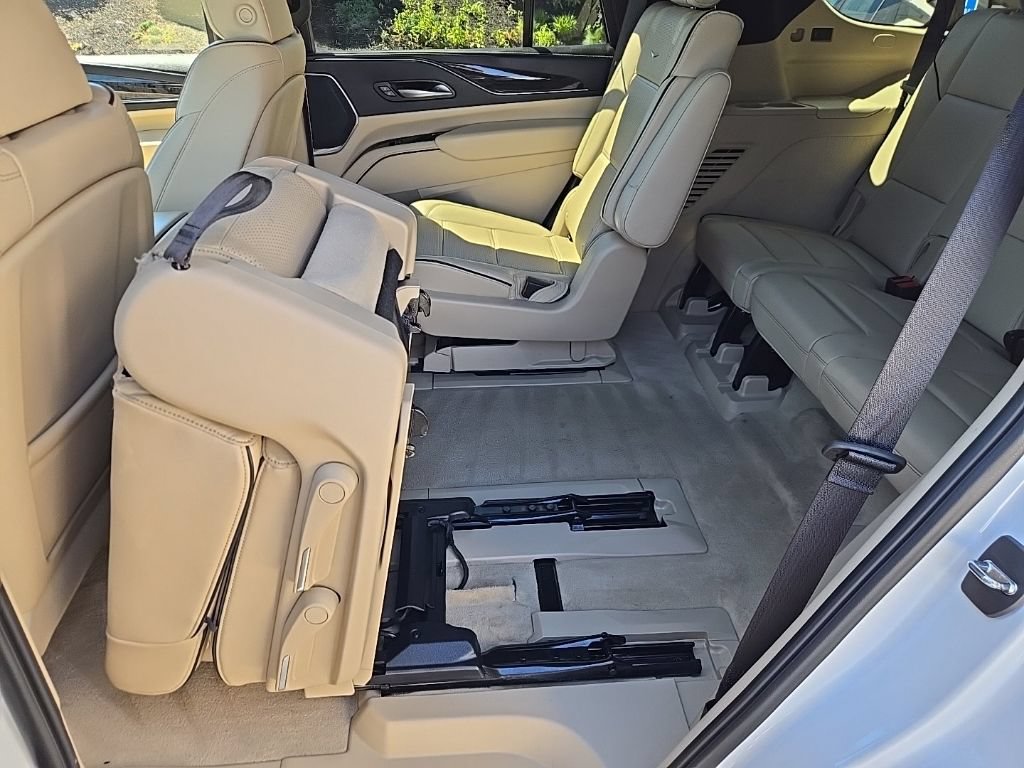 Used 2024 Cadillac Escalade Premium Luxury AWD/4WD image 54
