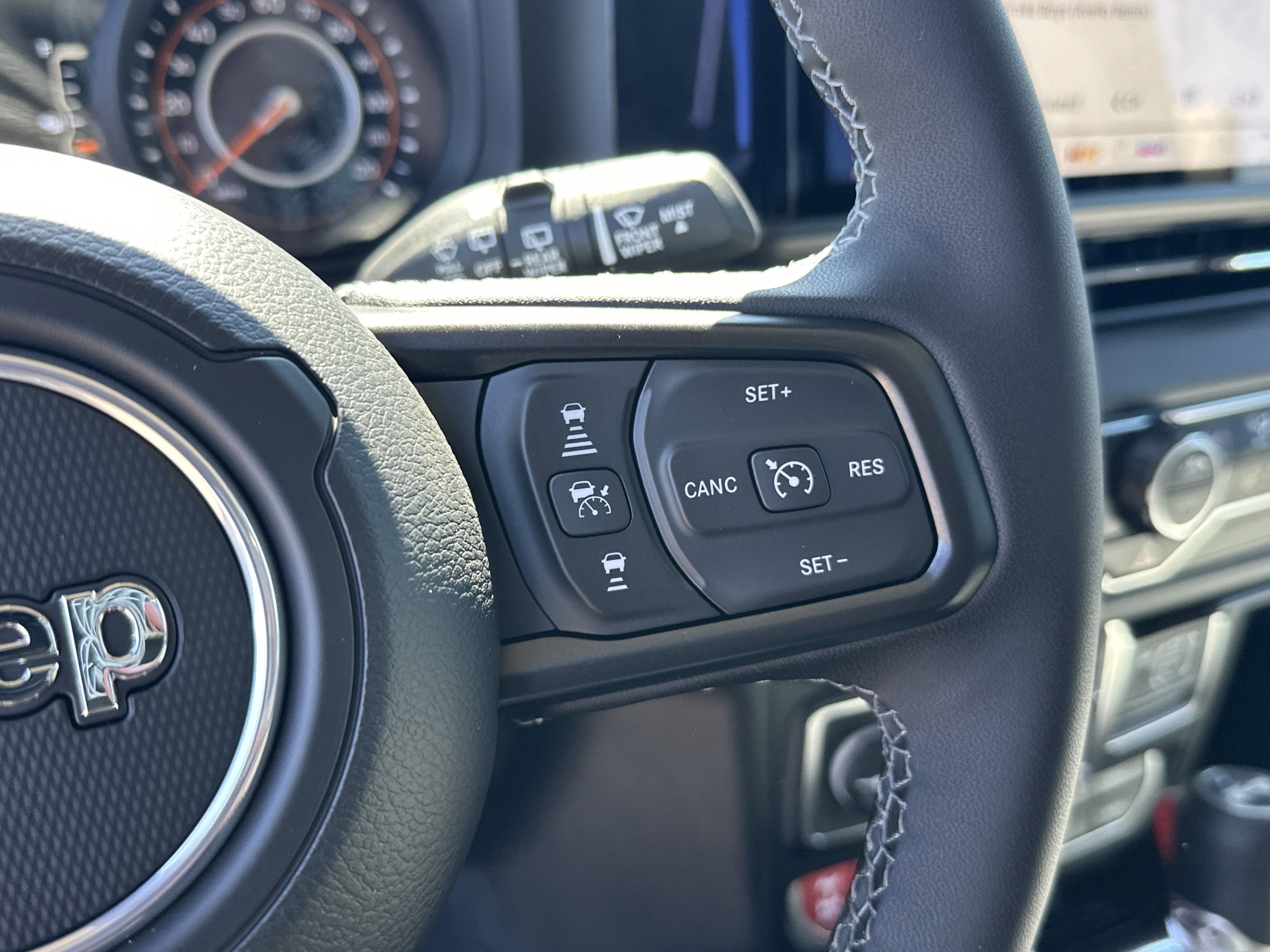 New 2025 Jeep Wrangler Unlimited Rubicon w/ Convenience Group image 17