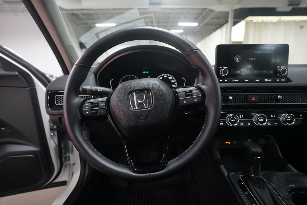 Used 2023 Honda Civic EX image 4