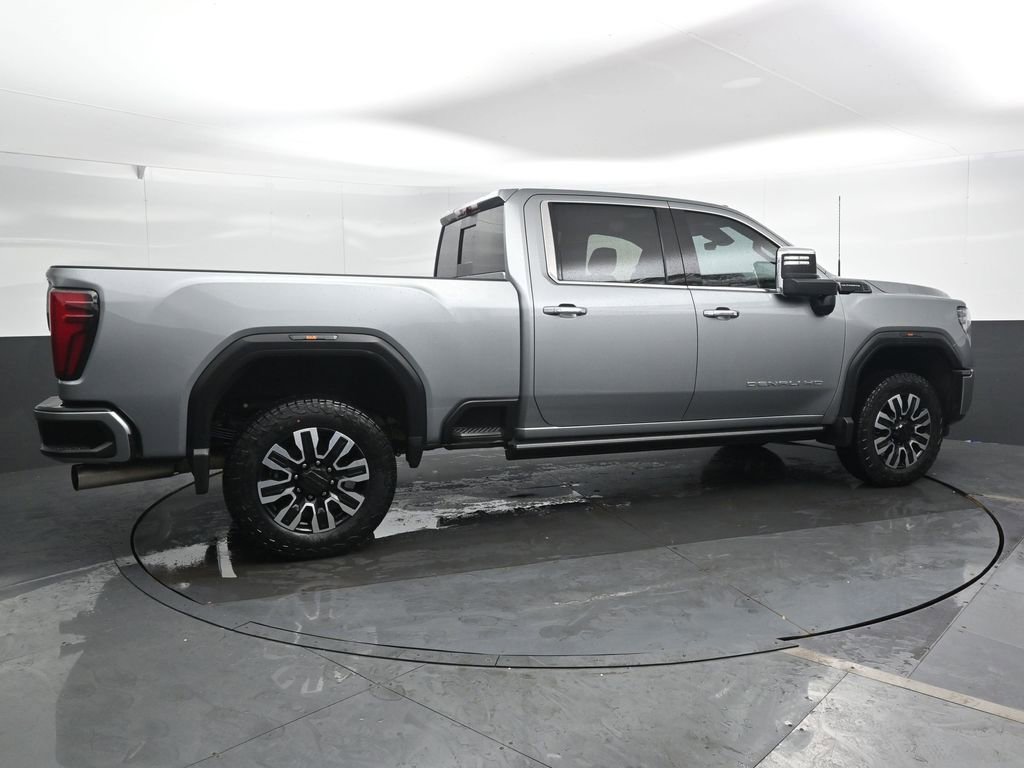 Used 2024 GMC Sierra 3500 Denali Ultimate image 9