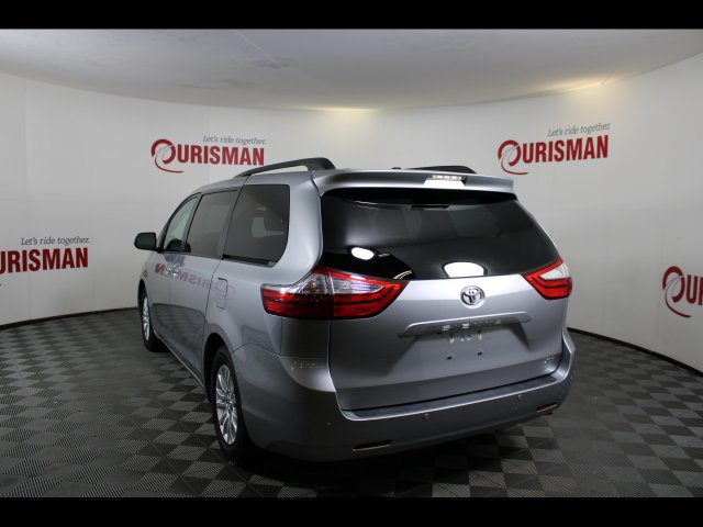 Used 2017 Toyota Sienna XLE w/ XLE Navigation Package FWD image 6