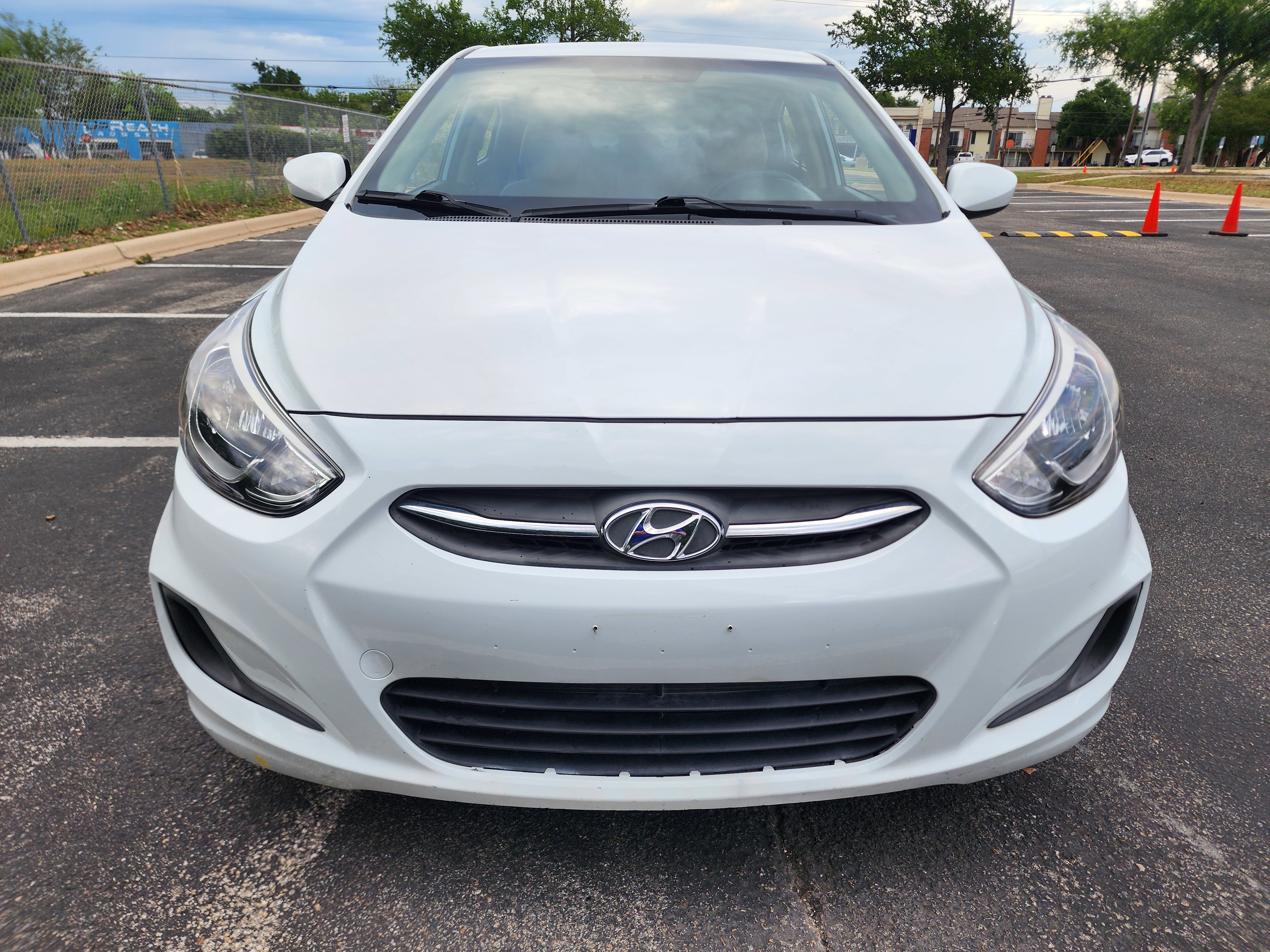 Used 2017 Hyundai Accent SE image 2
