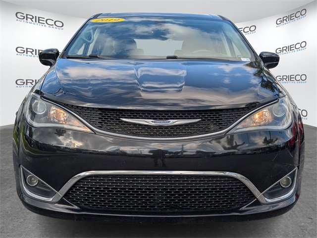 Used 2019 Chrysler Pacifica Touring Plus image 2