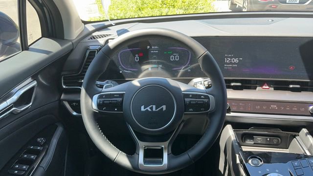 Used 2025 Kia Sportage EX image 29