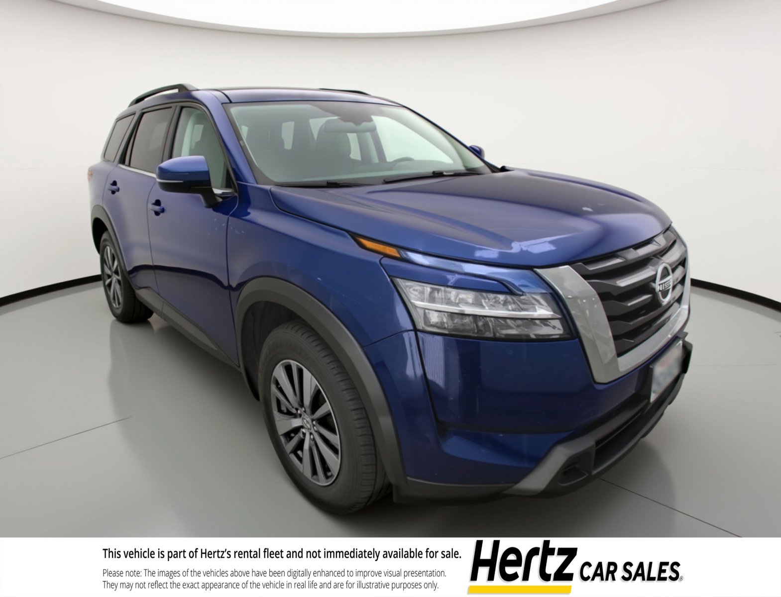 Used 2025 Nissan Pathfinder SV image 1