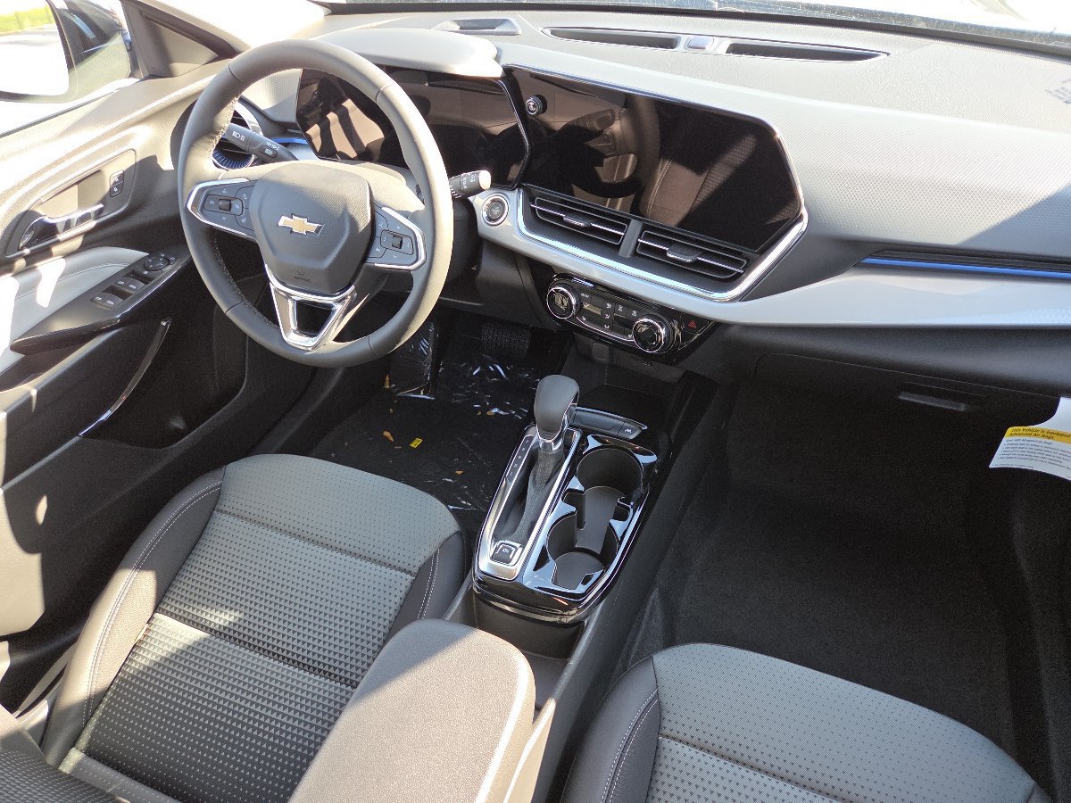 New 2026 Chevrolet Trax LT w/ Driver Confidence Package FWD image 24