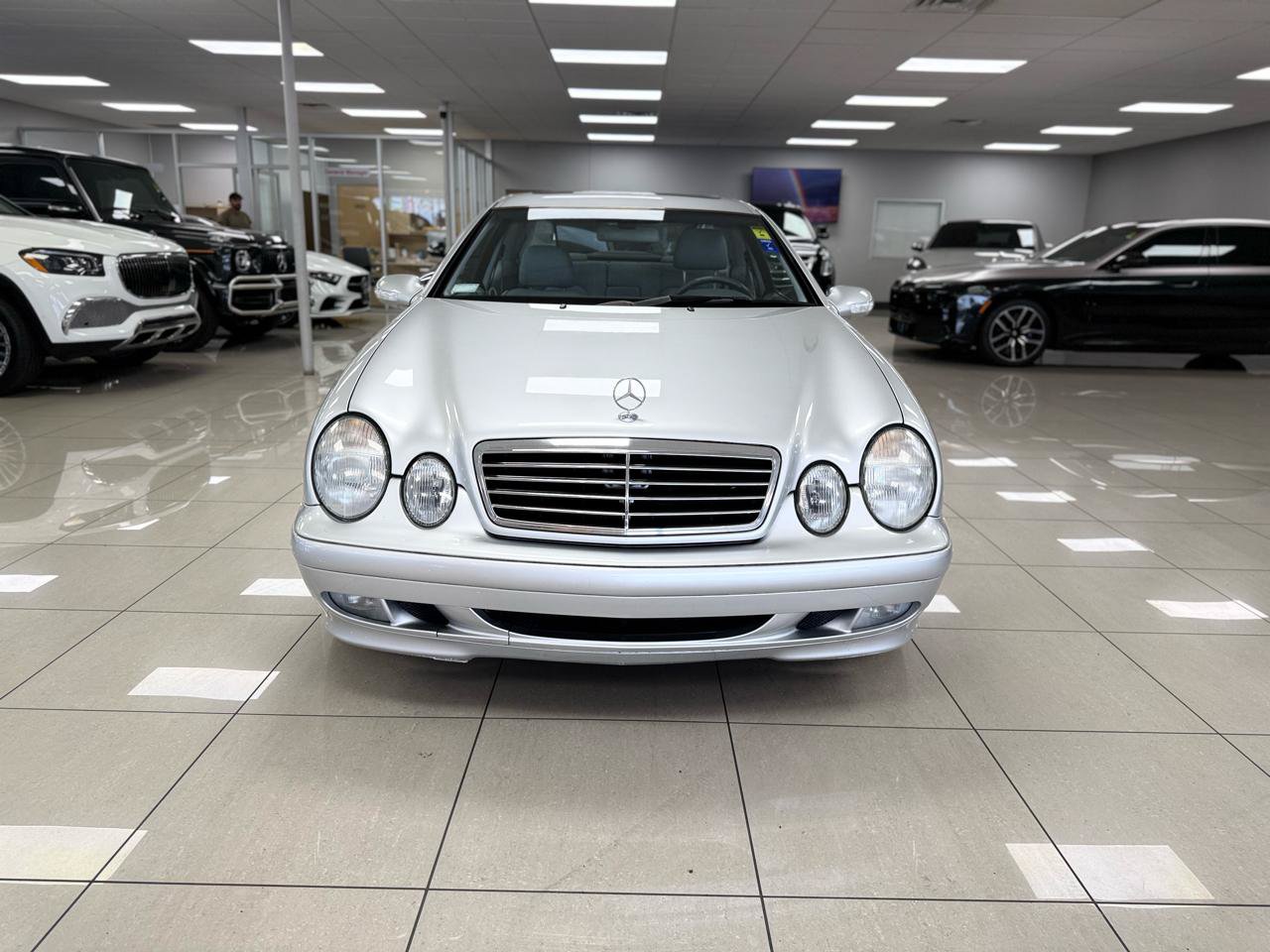 Used 2001 Mercedes-Benz CLK 320 Coupe image 4