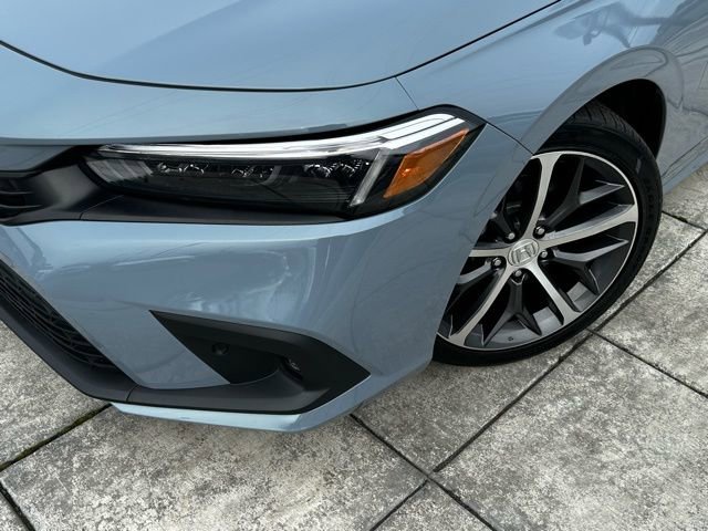 Used 2023 Honda Civic Touring image 2