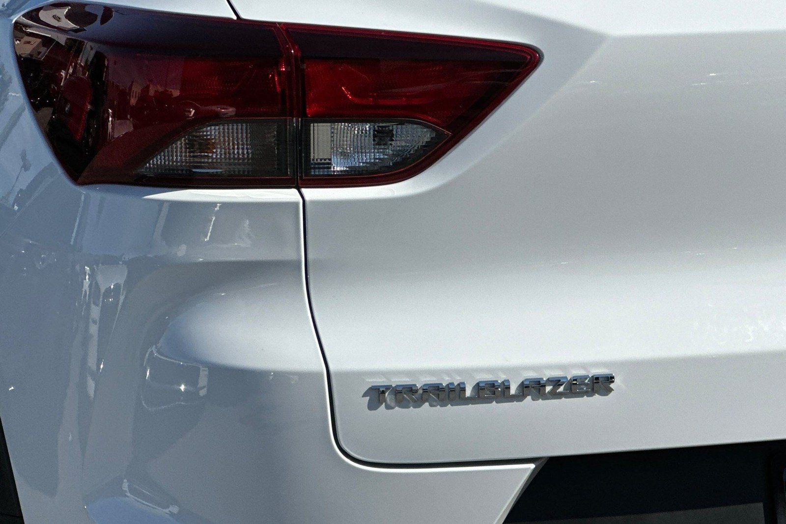 Used 2025 Chevrolet TrailBlazer LS w/ LS Convenience Package FWD image 32