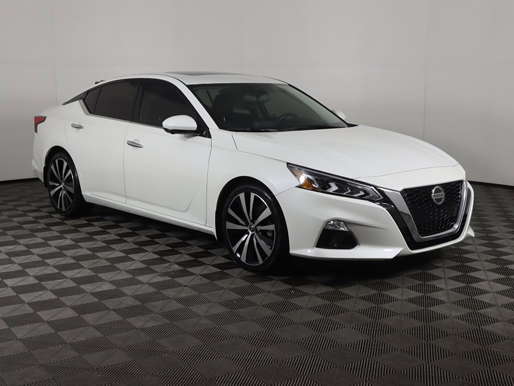 Used 2020 Nissan Altima 2.0 Platinum image 2