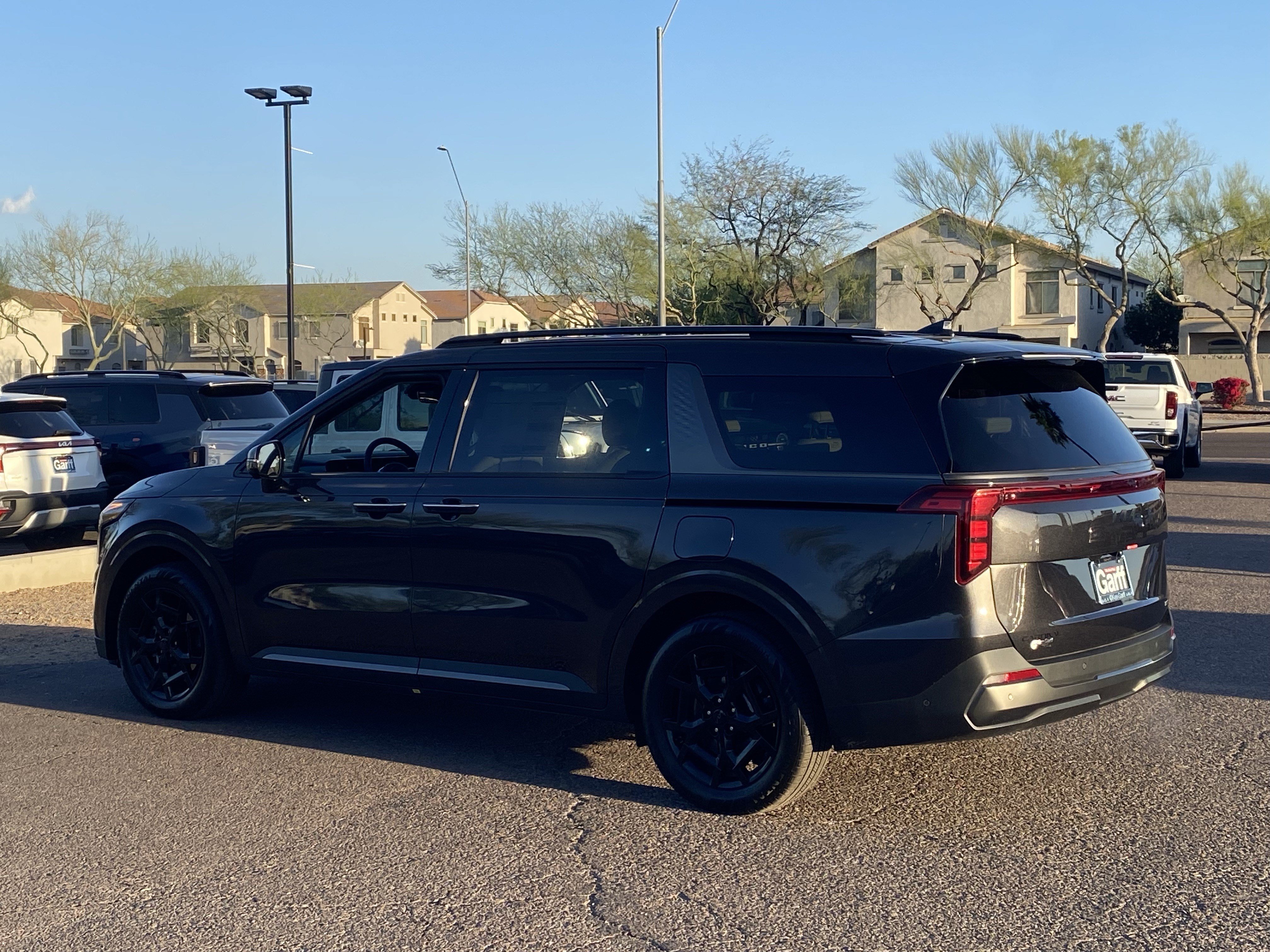 New 2026 Kia Carnival SX w/ SX Dark Edition Package FWD image 3