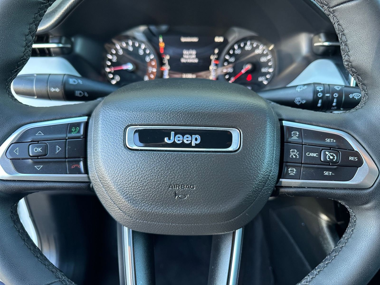 Used 2025 Jeep Compass Limited AWD/4WD image 29