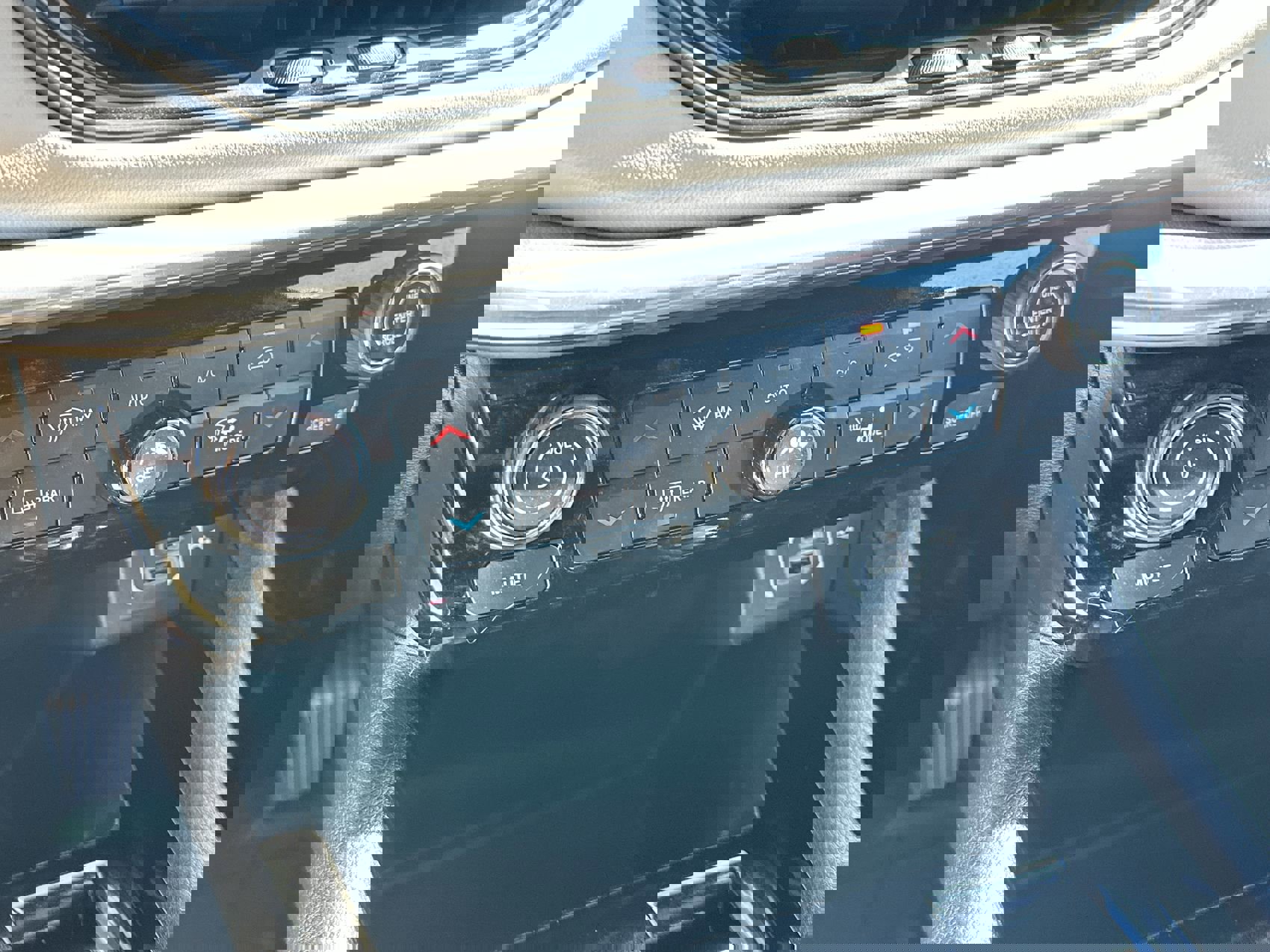 Used 2023 Jeep Compass Limited image 18