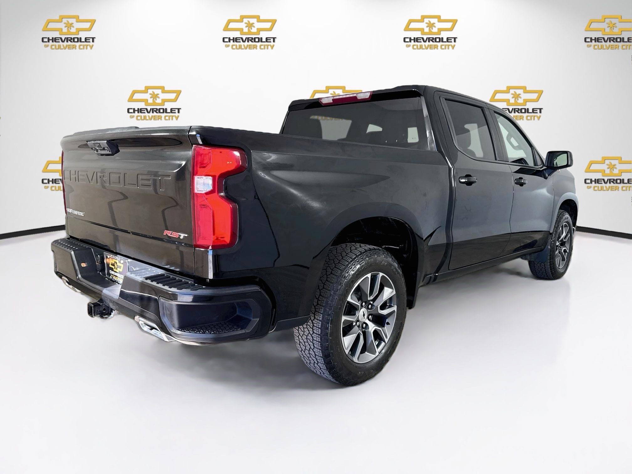 Used 2024 Chevrolet Silverado 1500 RST w/ Z71 Off-Road Package AWD/4WD image 8