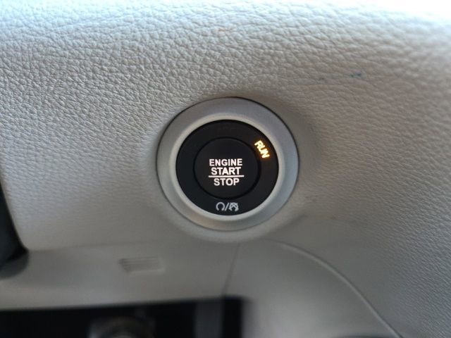 Used 2023 Chrysler Pacifica Limited FWD image 17