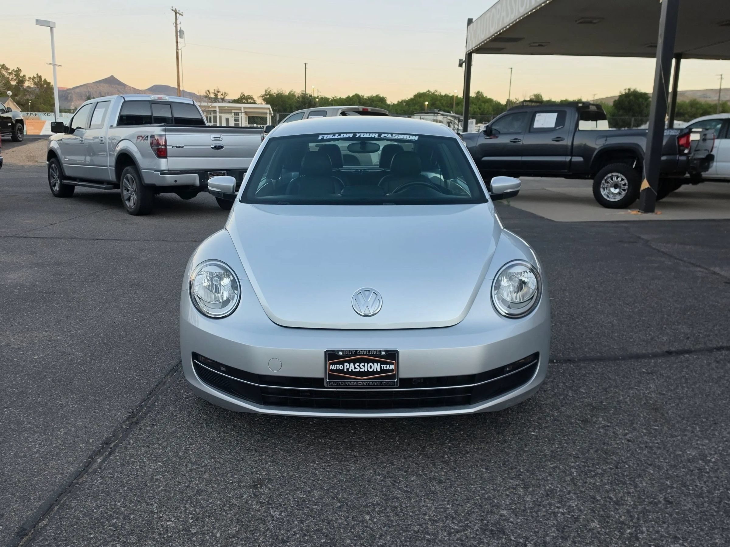 Used 2013 Volkswagen Beetle TDI FWD image 8