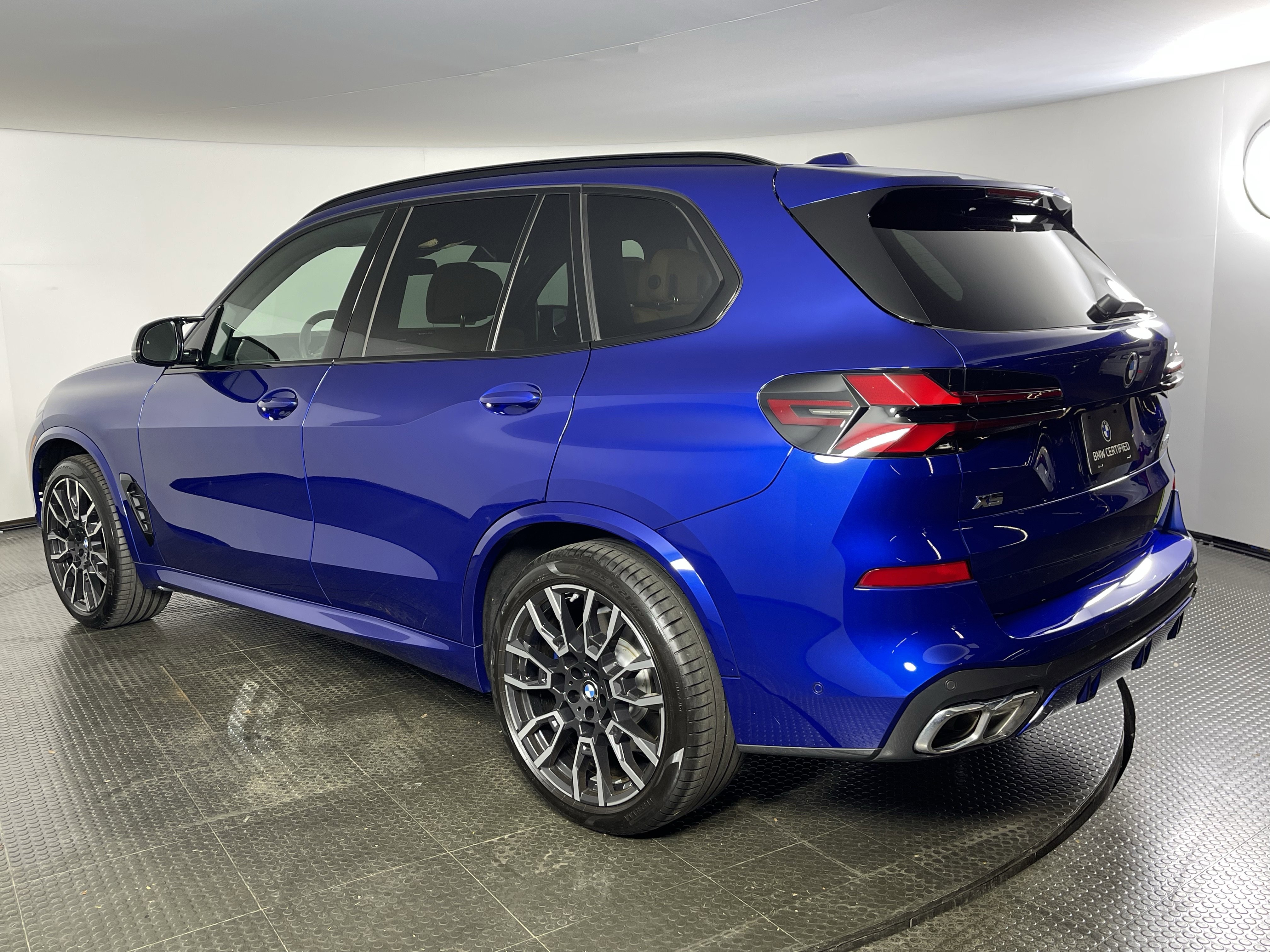 Certified 2025 BMW X5 M60i image 6