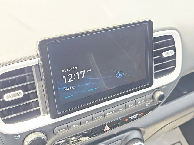 Used 2025 Hyundai Venue Limited FWD image 19