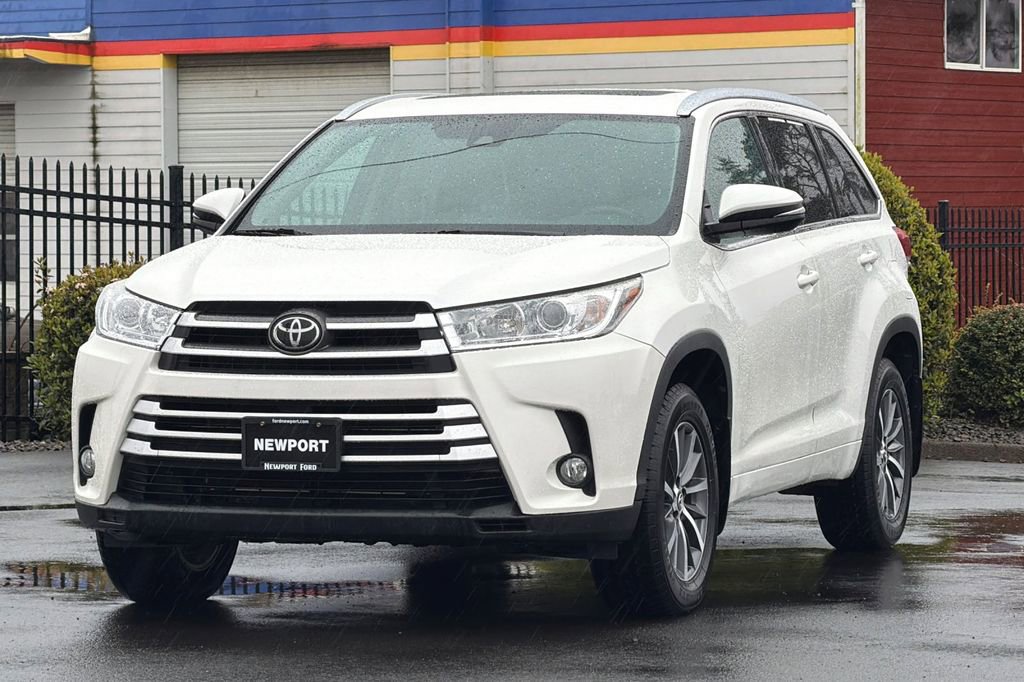 Used 2018 Toyota Highlander XLE image 7