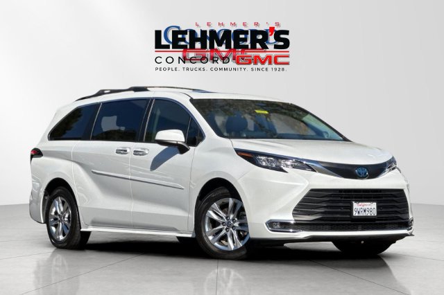 Used 2022 Toyota Sienna XLE w/ XLE Plus Package