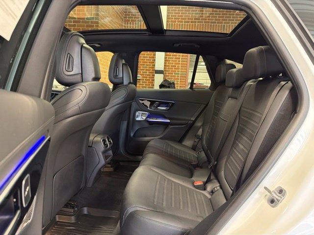 Used 2025 Mercedes-Benz GLC 300 4MATIC image 25