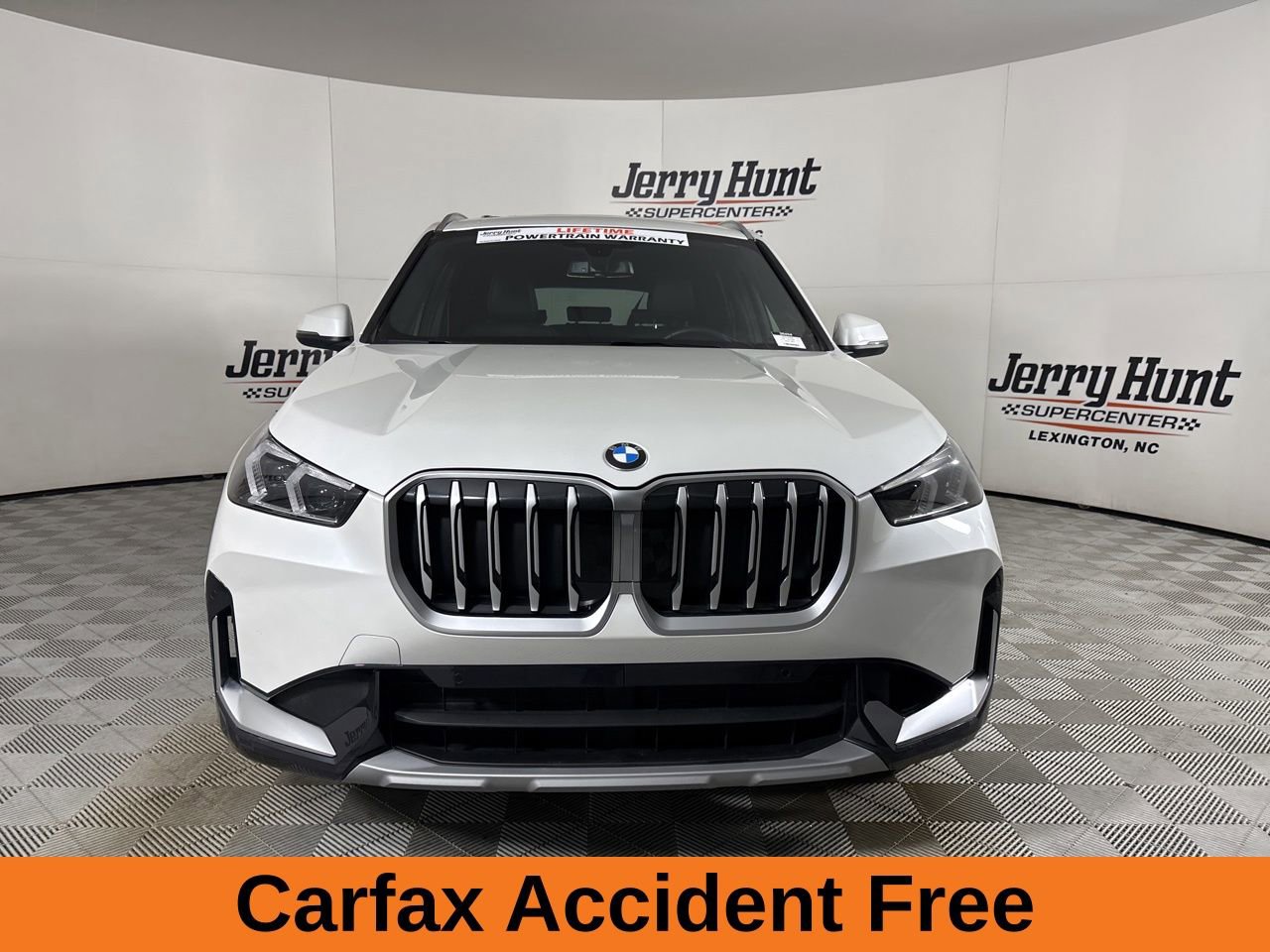 Used 2025 BMW X1 xDrive28i image 3