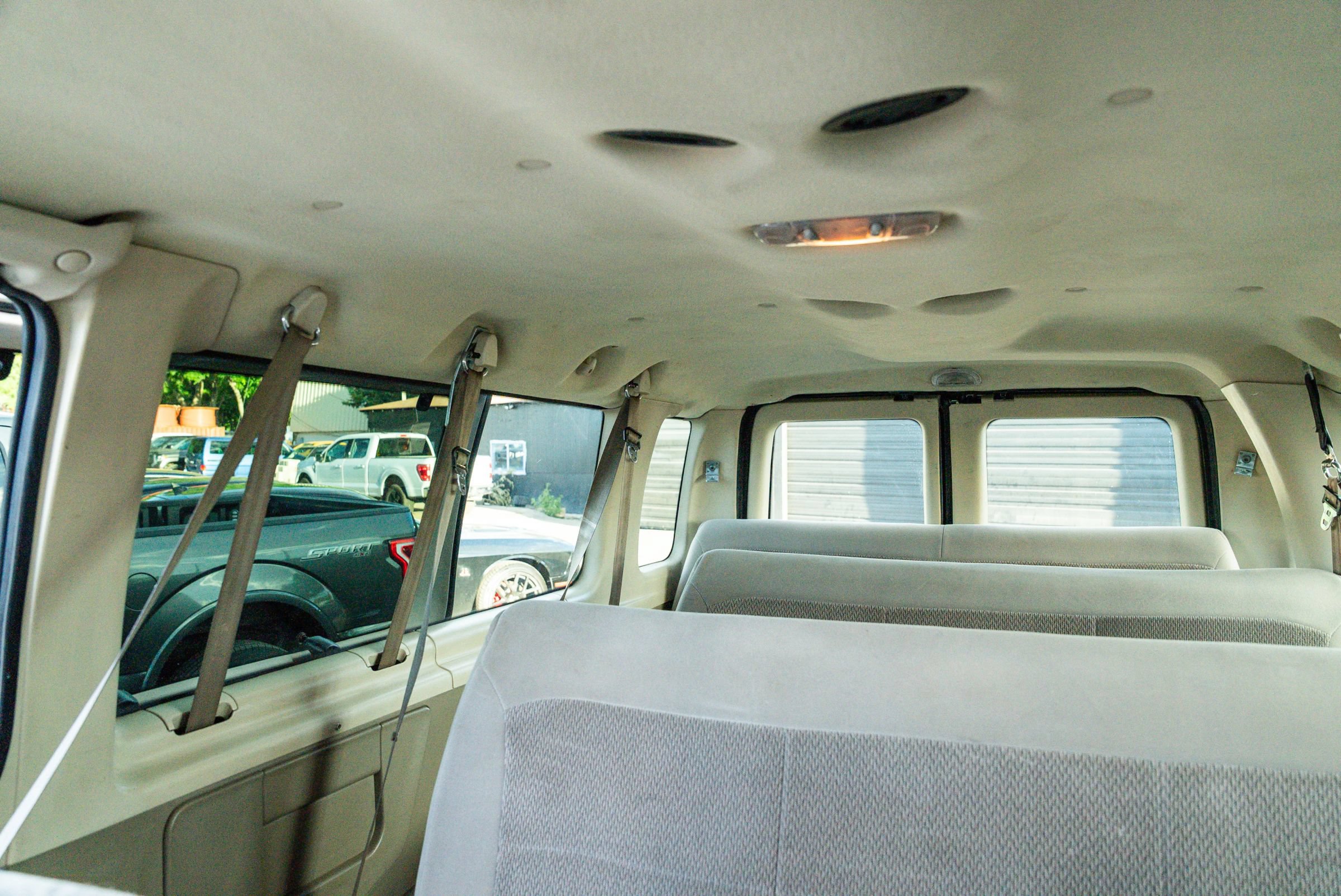 Used 2006 Ford E-350 and Econoline 350 XL RWD image 20