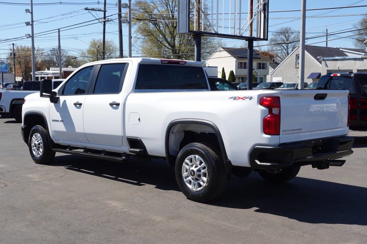 Used 2025 Chevrolet Silverado 2500 W/T AWD/4WD image 2
