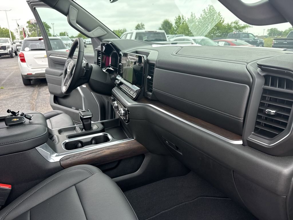 Certified 2026 GMC Sierra 1500 SLT w/ SLT Premium Package AWD/4WD image 36