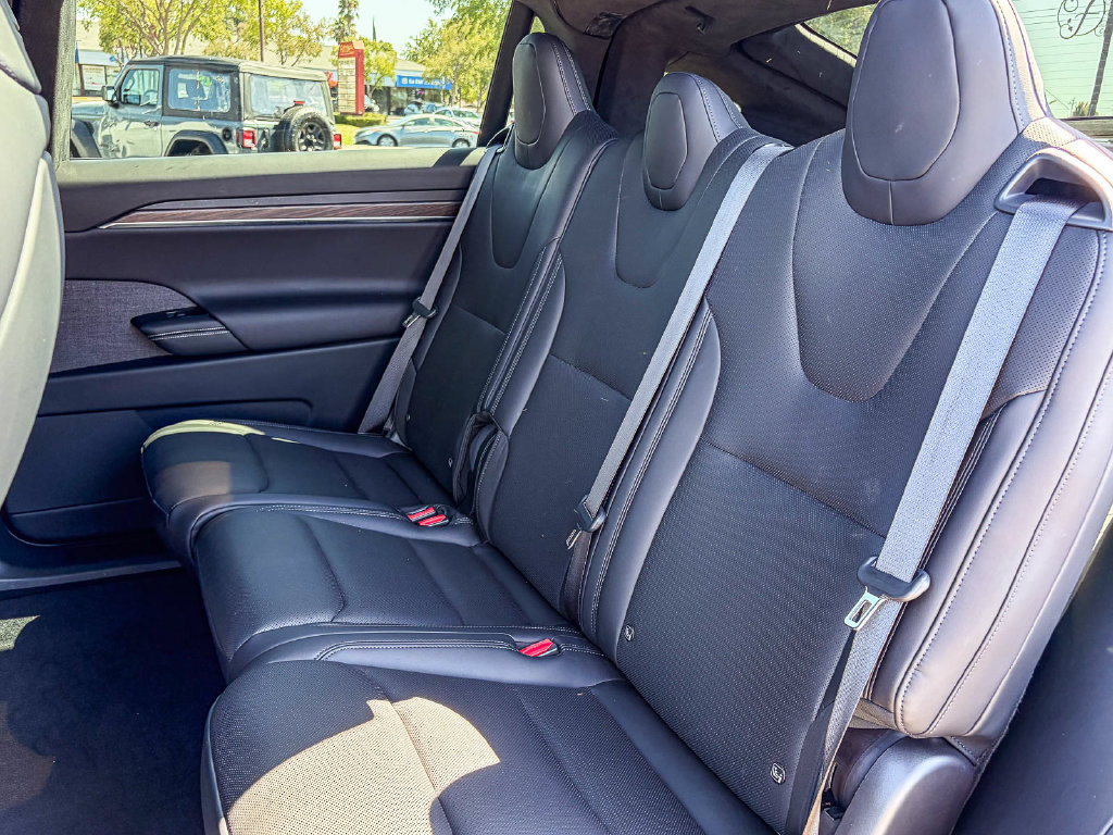 Used 2023 Tesla Model X AWD/4WD image 37