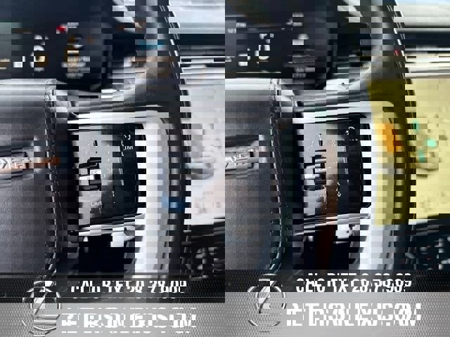 Used 2023 Land Rover Range Rover Long Wheelbase SE image 28