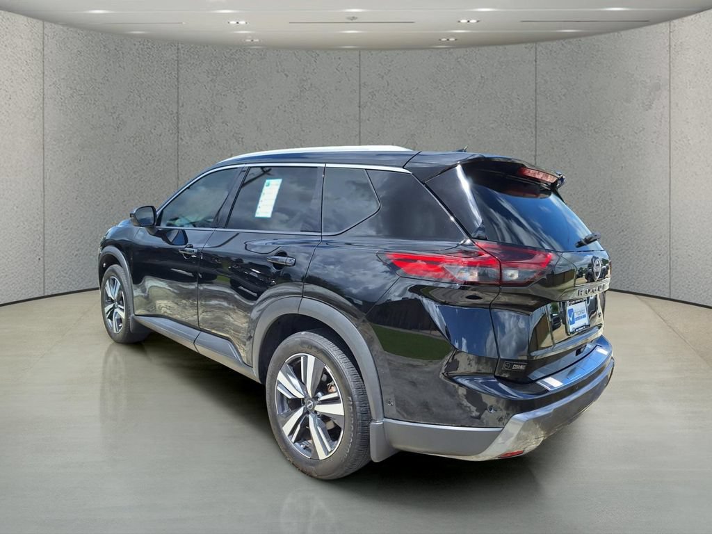 Used 2024 Nissan Rogue SL w/ SL Premium Package FWD image 3