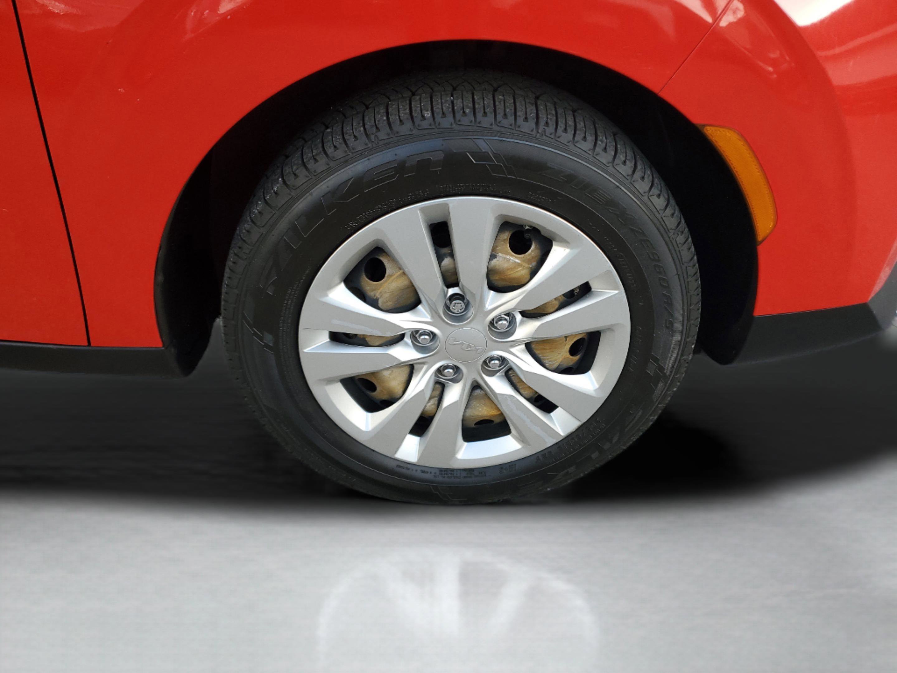 Certified 2022 Kia Soul LX image 6