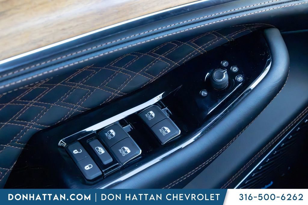 Used 2022 Jeep Grand Cherokee Summit AWD/4WD image 8