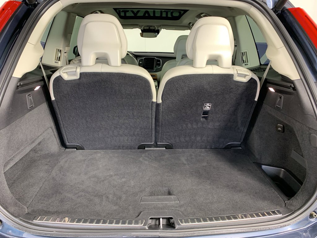 Used 2021 Volvo XC90 T6 Momentum image 36