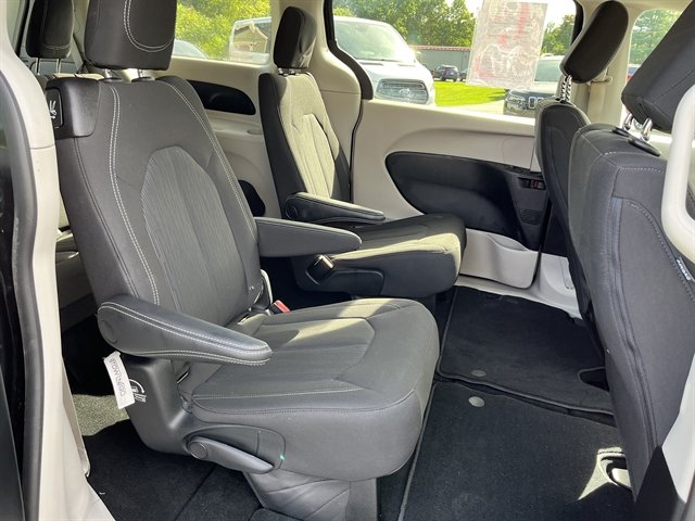 Used 2023 Chrysler Voyager LX FWD image 35