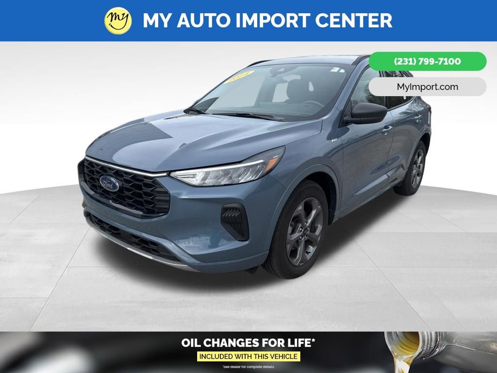 Used 2024 Ford Escape ST-Line w/ Tech Pack #1 AWD/4WD image 3