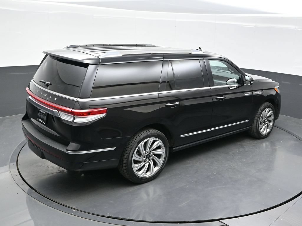 Used 2022 Lincoln Navigator Reserve AWD/4WD image 35