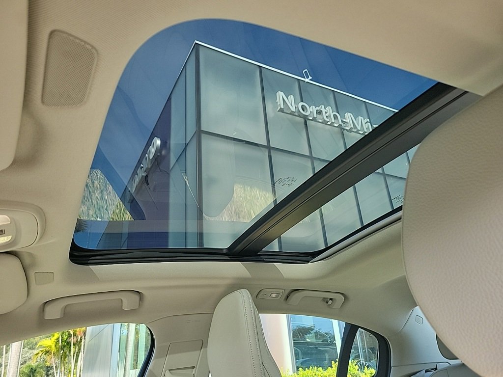 Used 2023 Volvo S60 B5 Core image 5