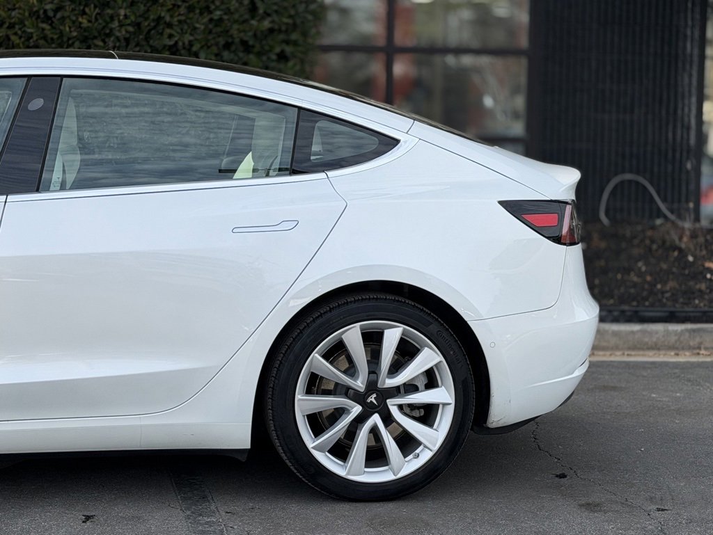 Used 2020 Tesla Model 3 Standard Range Plus image 11