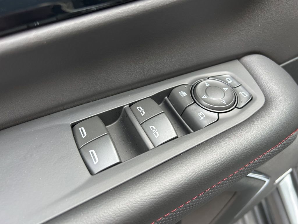 Used 2025 Chevrolet Suburban RST w/ Comfort Package image 17