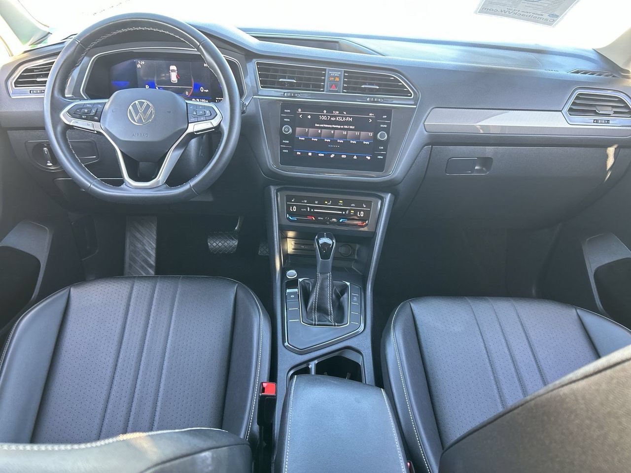 Used 2022 Volkswagen Tiguan SE FWD image 12