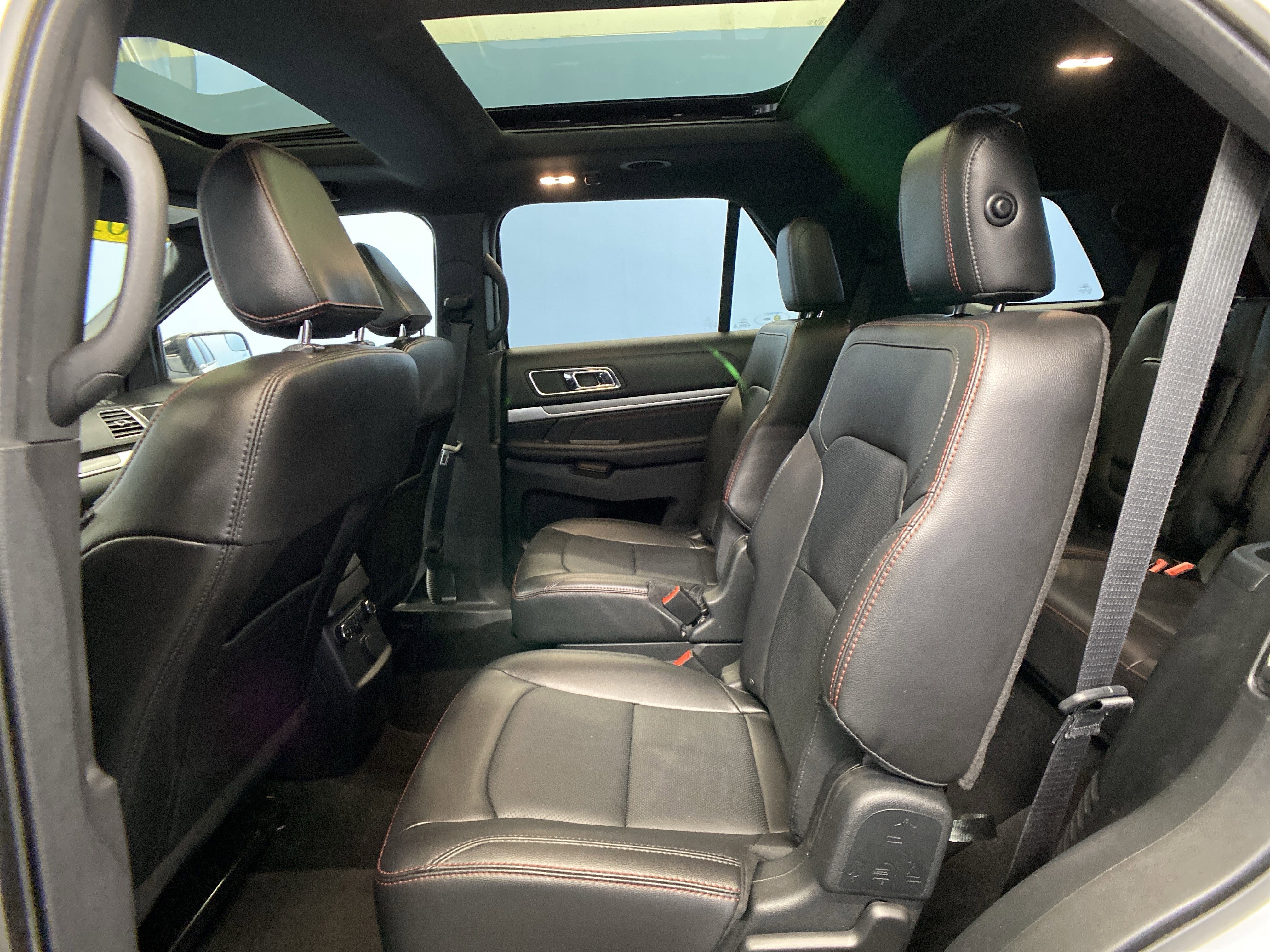 Used 2018 Ford Explorer Sport image 25