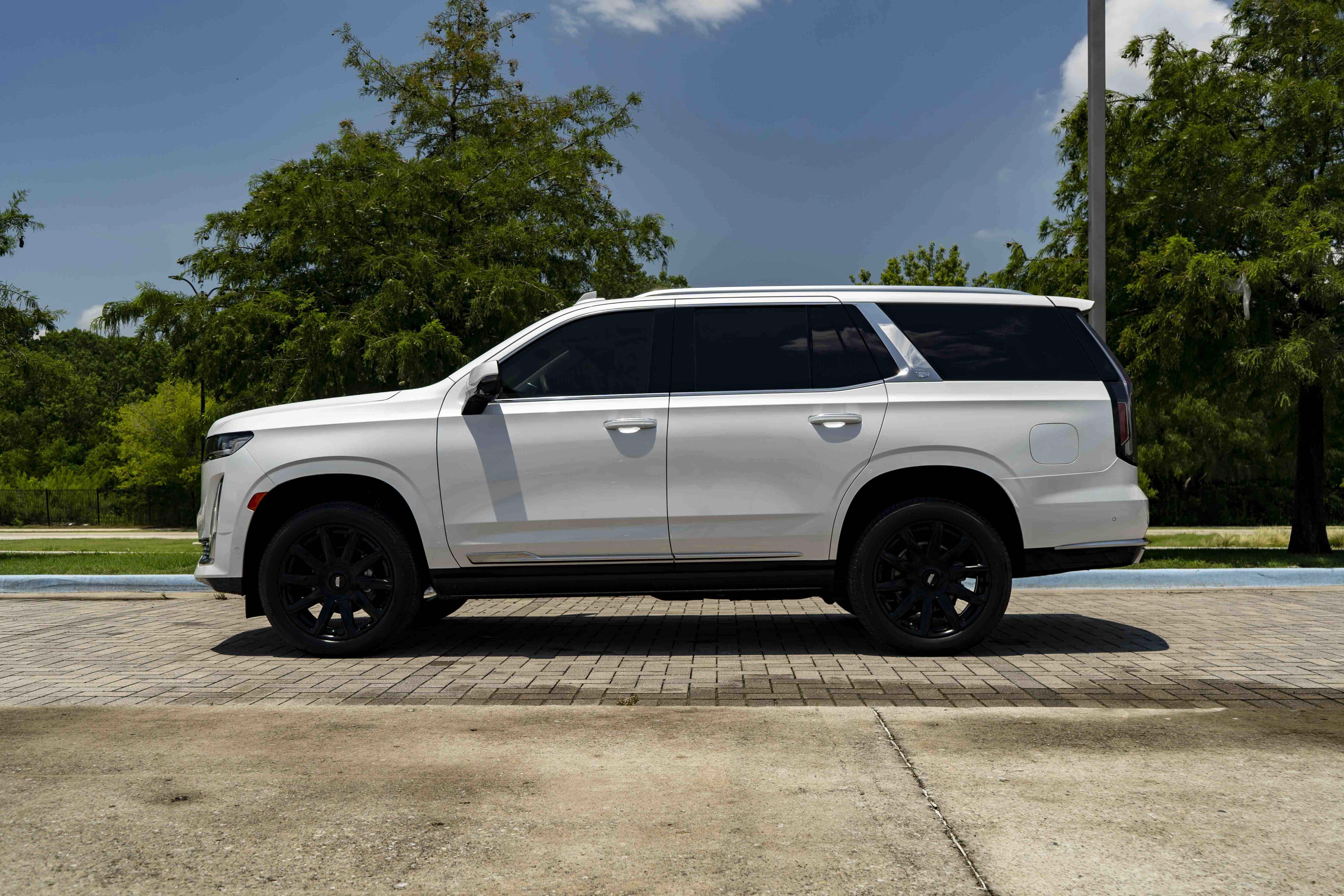 Used 2024 Cadillac Escalade Premium Luxury Platinum w/ LPO, Floor Liner Package AWD/4WD image 6